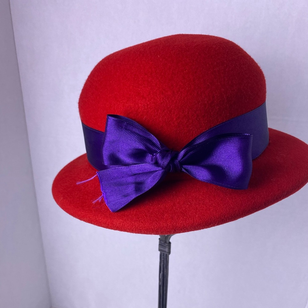 Vintage IMPORTINA BOLLMAN 100% WOOL WOMEN'S HAT RED AND PURPLE BOW